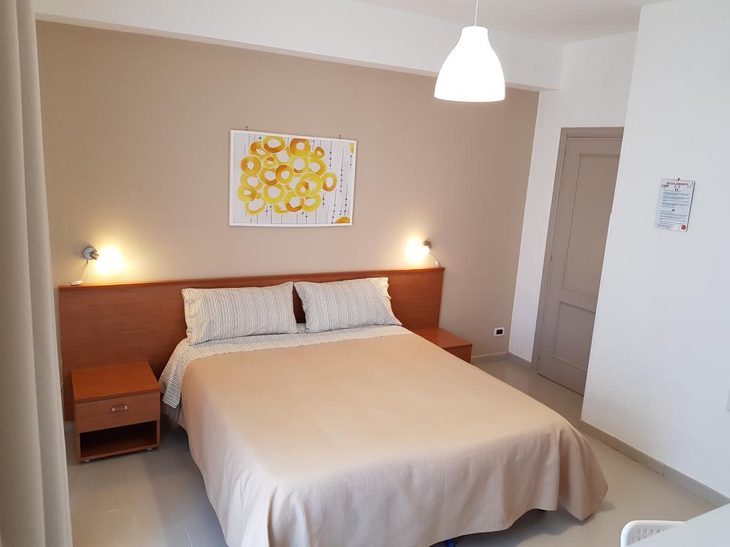 B&B Mimosa Giardini Naxos Exteriör bild