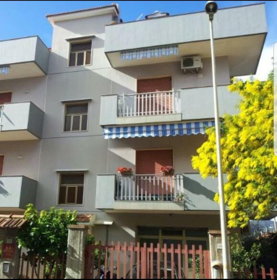 B&B Mimosa Giardini Naxos Exteriör bild